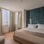 Majestic 4*