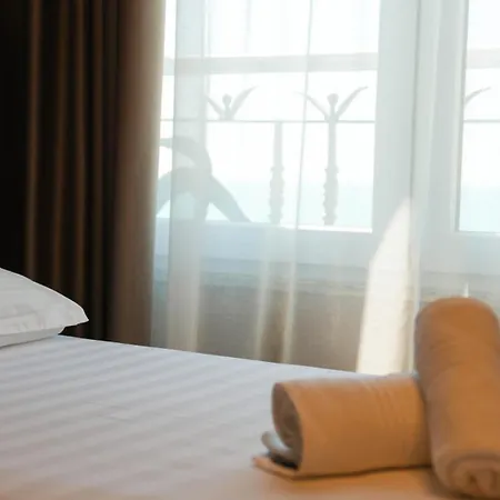 Majestic Hotel 4*