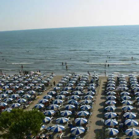 Majestic Hotel 4*