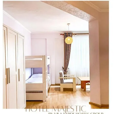 Hotell Majestic 4*
