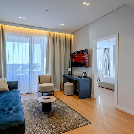 Majestic Hotel 4*