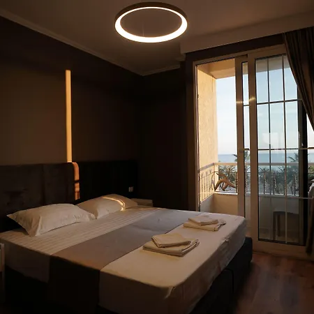 Otel Majestic Dıraç