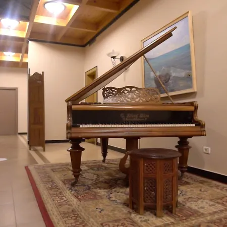 Otel Majestic Dıraç