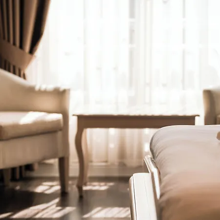 Majestic Hotel 4*